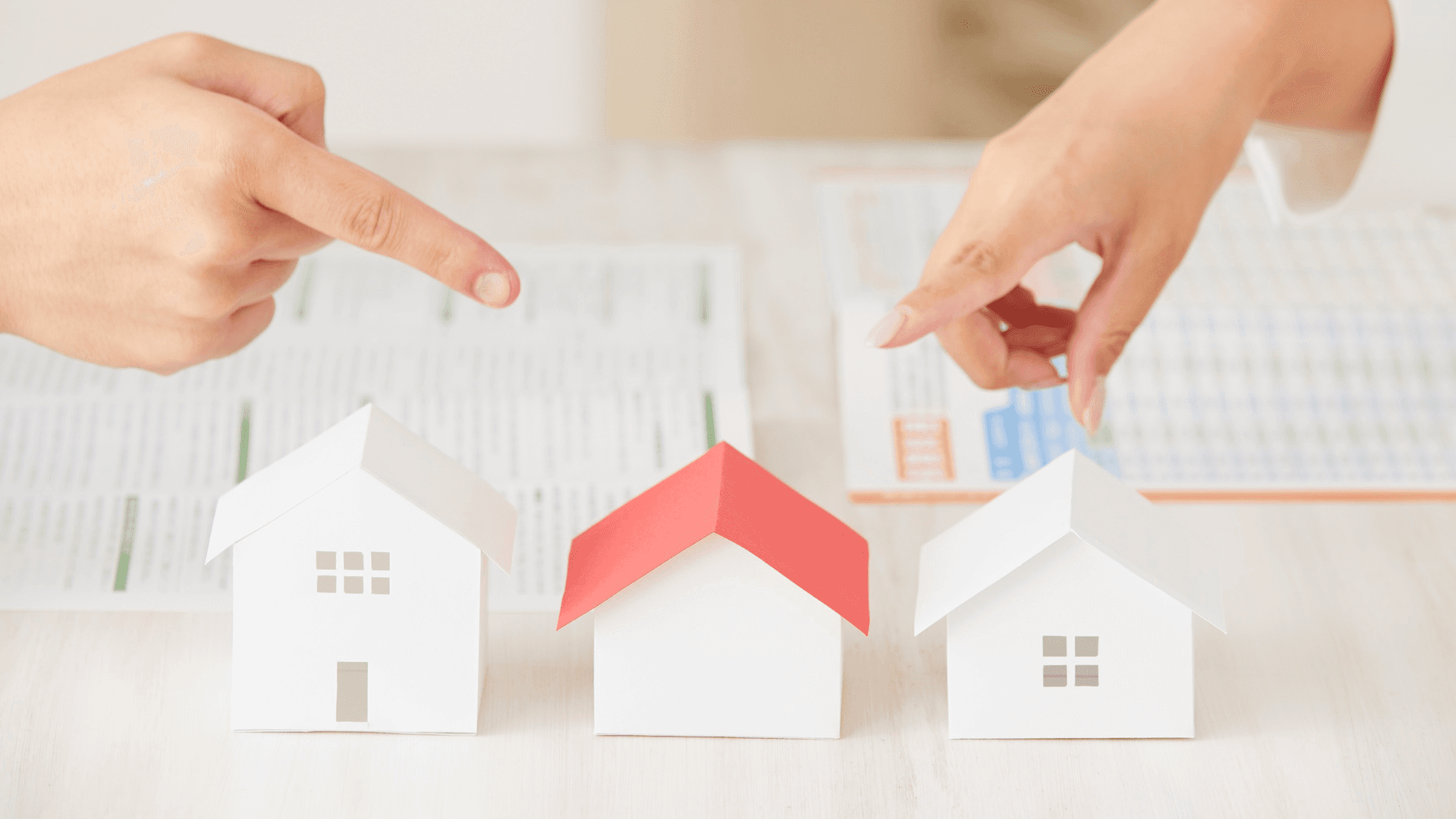 تأخير تسليم الشقق: دليلك القانوني لفسخ العقد أو الحصول على تعويض مادي فوراً.